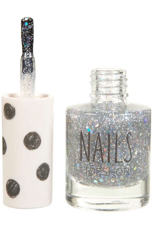 (Follow me on Twitter, Bloglovin and Facebook). Topshop Nail Polish In Ice