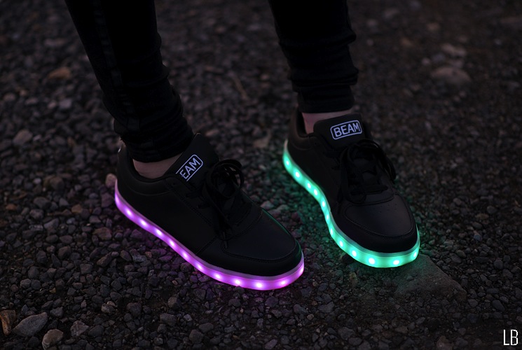 Fashionable LED Light Up Shoes 