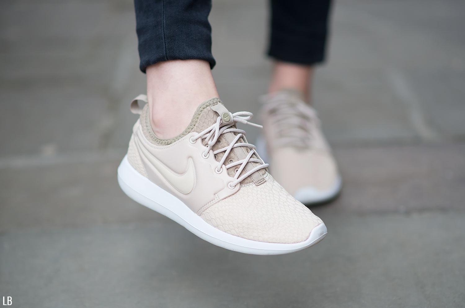 Salvaje Centelleo Excéntrico My Nike Roshe Two SE Trainers in Oatmeal Review - Raindrops of Sapphire