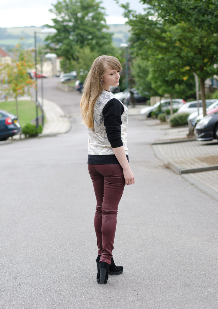 burgundy-coated-jeans