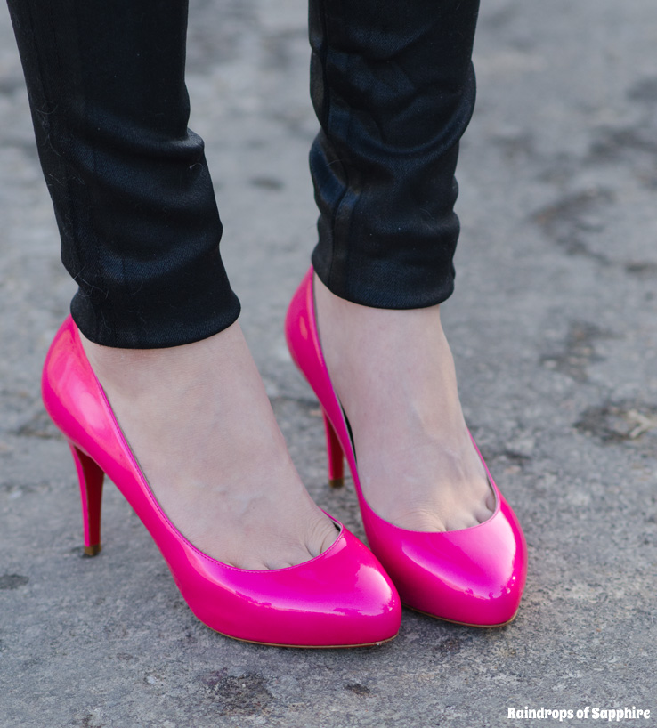 christian-louboutin-declic-90-pink-barbie-shoes-worn-toe-cleavage