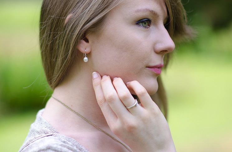 azendi-peal-drop-earrings
