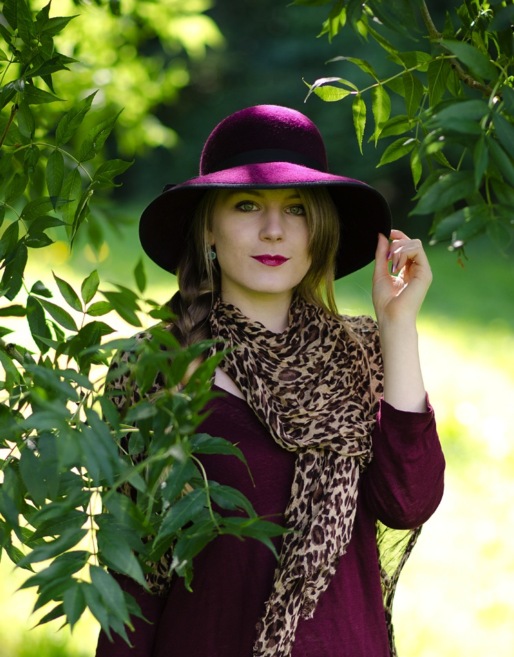 burgundy-purple-hat-country-blogger
