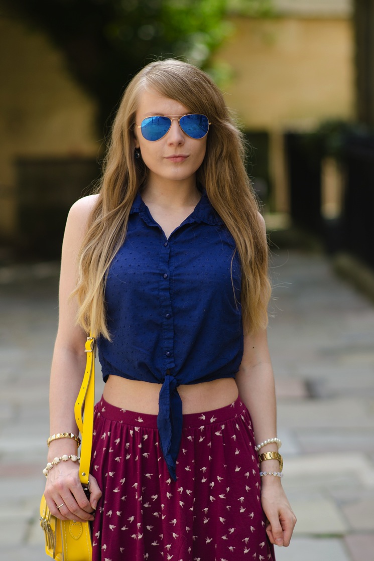 cropped-tie-front-shirt-blogger