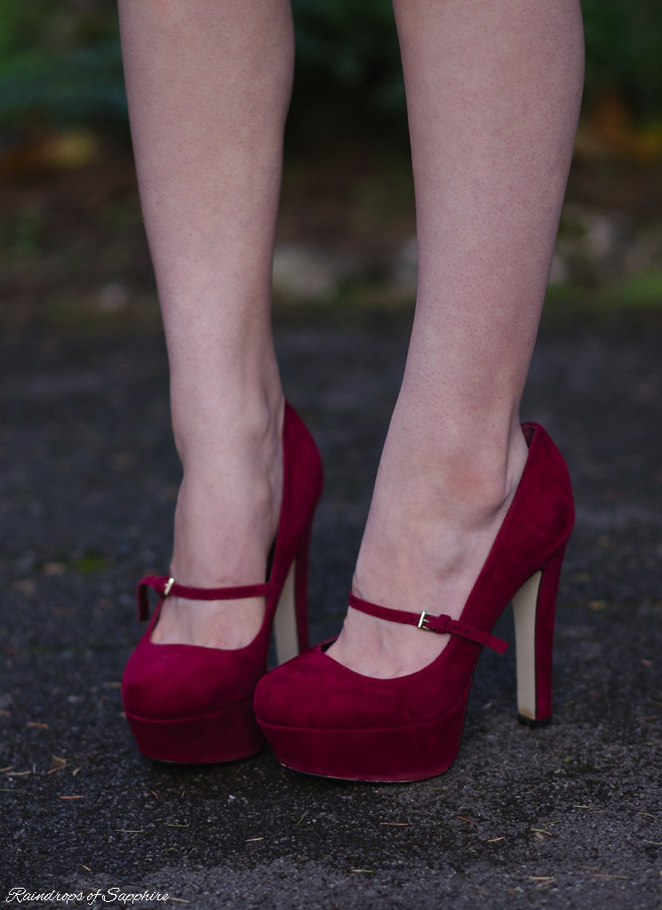 topshop-burgundy-red-high-heels-bare-legs