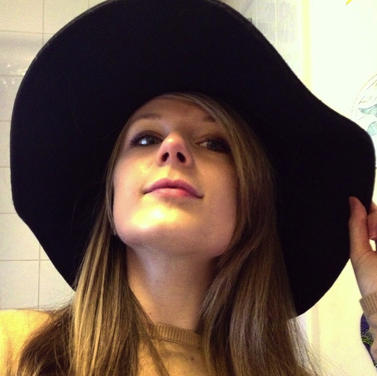 instagram-selfie-hat