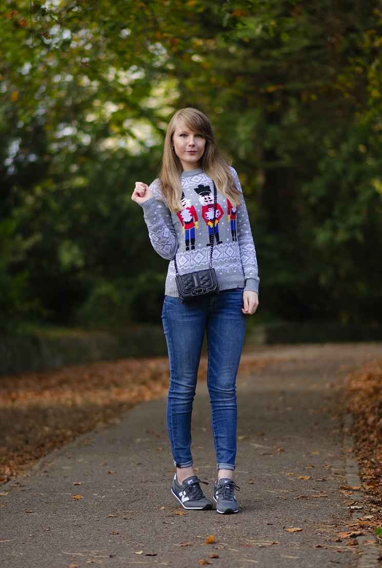fashion-bloggers-in-christmas-jumpers