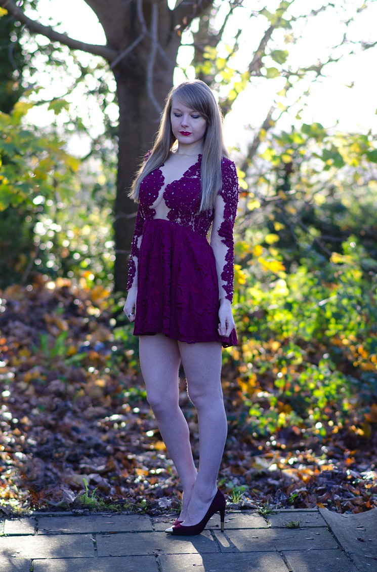 burgundy skin tight dress