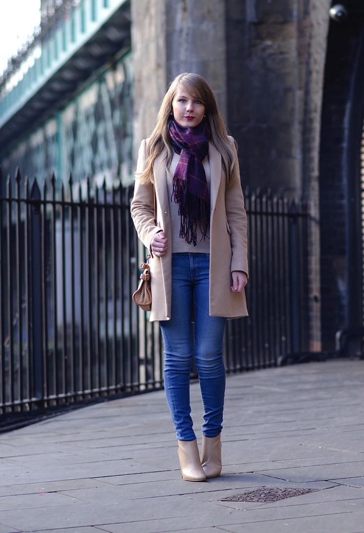 beige-coat-skinny-AG-jeans