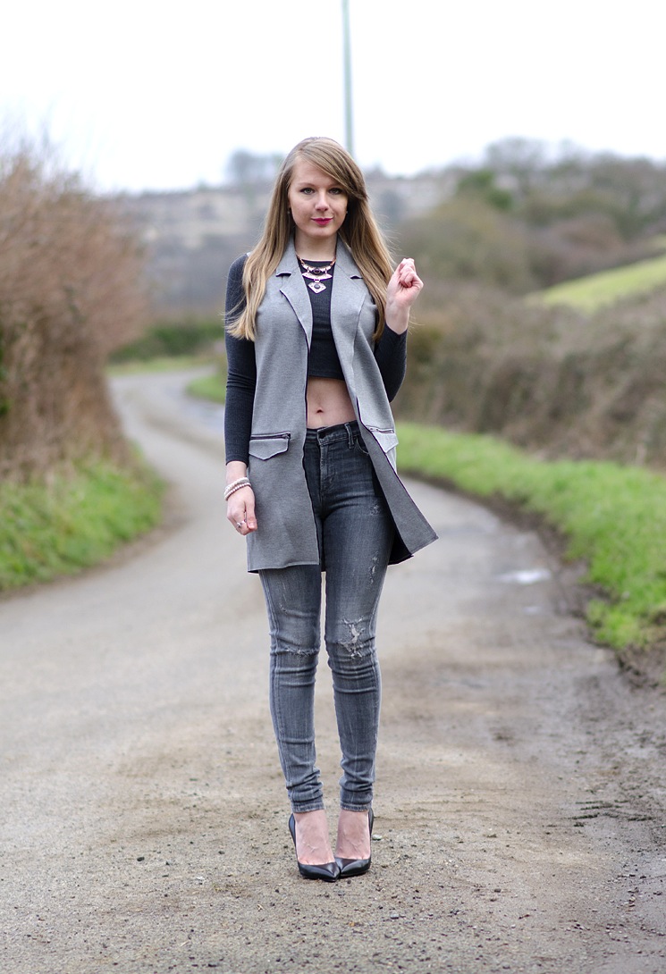 uk-fashion-blogger-style-grey-jeans-long-waistcoat