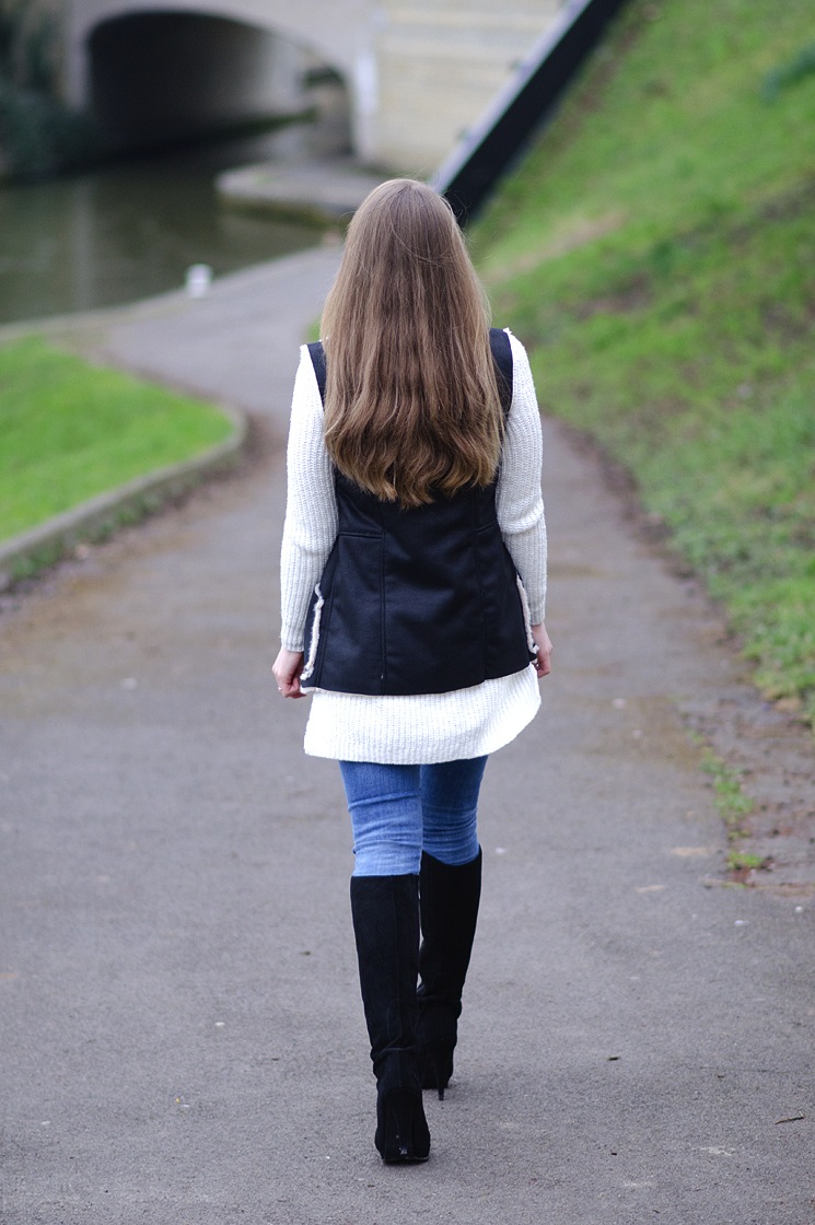 blogger-walking