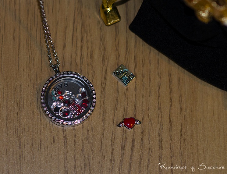 venus-with-love-charm-necklace-locket-6