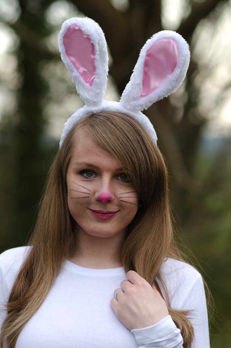 bunny-ears-girl