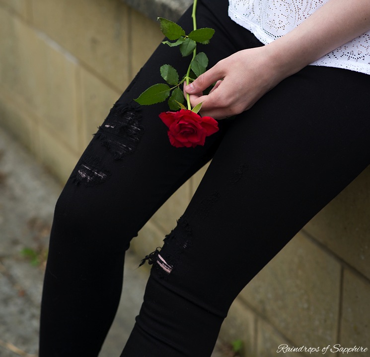 red-rose-black-jeans