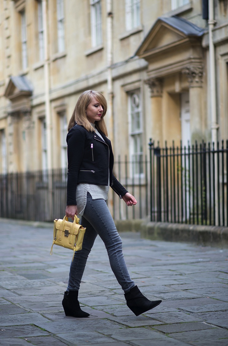 fashion-blogger-uk-walking
