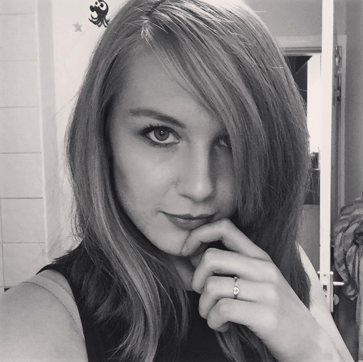 lorna-burford-black-white-selfie