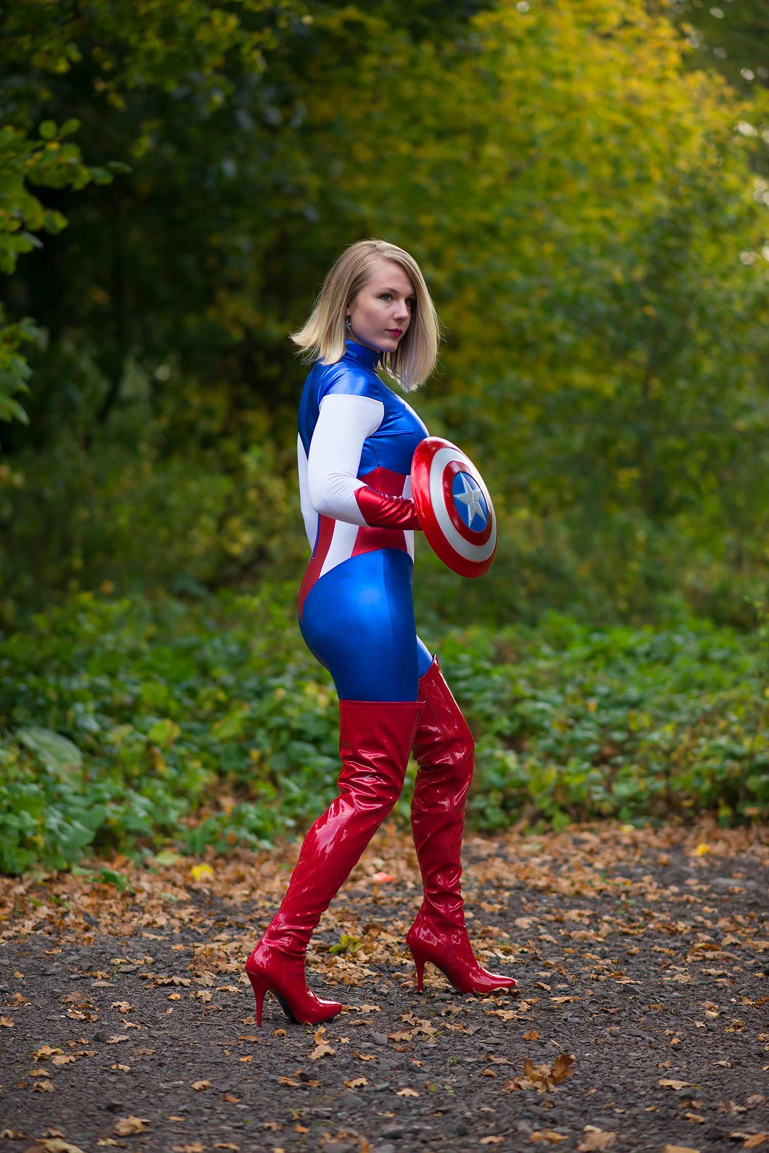 lorna-burford-miss-captain-america-costume-girl